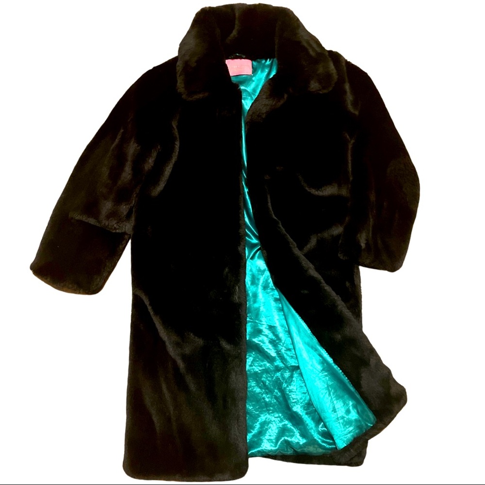 Gorgeous Faux Fur Coat Size Medium